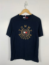 Load image into Gallery viewer, TOMMY HILFIGER EMBROIDERED T-SHIRT FITS - MENS MEDIUM ( SLIM FIT ) OR / MENS SMALL

