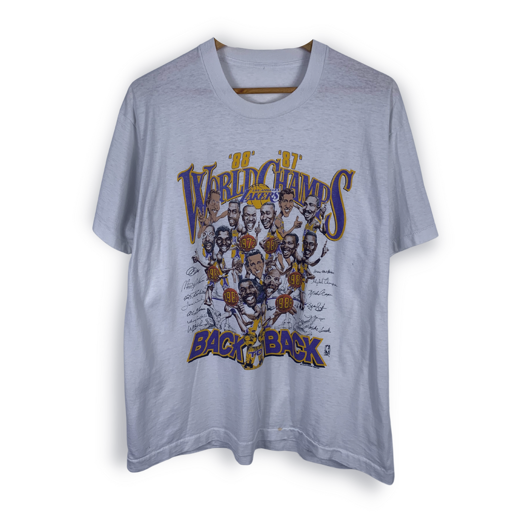 NBA - L.A LAKERS 87-88 WORLD CHAMPS CARICATURE GRAPHIC T-SHIRT - MENS MEDIUM / LARGE ( REFER TO MEASRUEMENTS. )