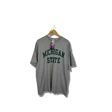 Load image into Gallery viewer, NCAA - MICHIGAN STATE SPELL-OUT * NEW WITH TAGS * LARGE / XL
