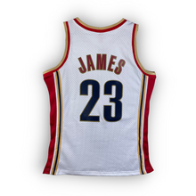 Load image into Gallery viewer, NBA - * NEW WITH TAGS * CLEVELAND CAVALIERS #23 LEBRON JAMES WHITE MITCHELL &amp; NESS HARDWOOD CLASSIC SINGLET JERSEY
