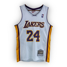 Load image into Gallery viewer, NBA - * NEW WITH TAGS * L.A LAKERS KOBE BRYANT #24 WHITE MITCHELL &amp; NESS HARDWOOD CLASSIC SINGLET JERSEY
