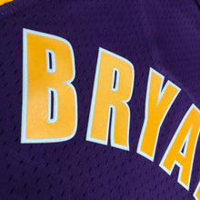 Load image into Gallery viewer, NBA - * NEW WITH TAGS * L.A LOS ANGLES LAKERS #8 KOBE BRYANT PURPLE MITCHELL &amp; NESS HARDWOOD CLASSIC SINGLET JERSEY
