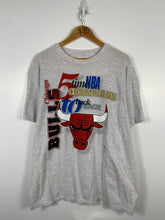 Load image into Gallery viewer, NBA - CHICAGO BULLS 5 TIMES CHAMPS VINTAGE T-SHIRT - MENS LARGE
