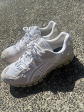 Load image into Gallery viewer, WHITE ASISC 360 GEL KAYANO SHOES - MENS US 9
