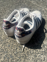 Load image into Gallery viewer, ADIDAS SUPERSTAR SHOES - US 8 1/2
