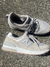 Load image into Gallery viewer, GREY NEW BALANCE 574 GREY WITH GUMTREE SHOES - MENS US 9

