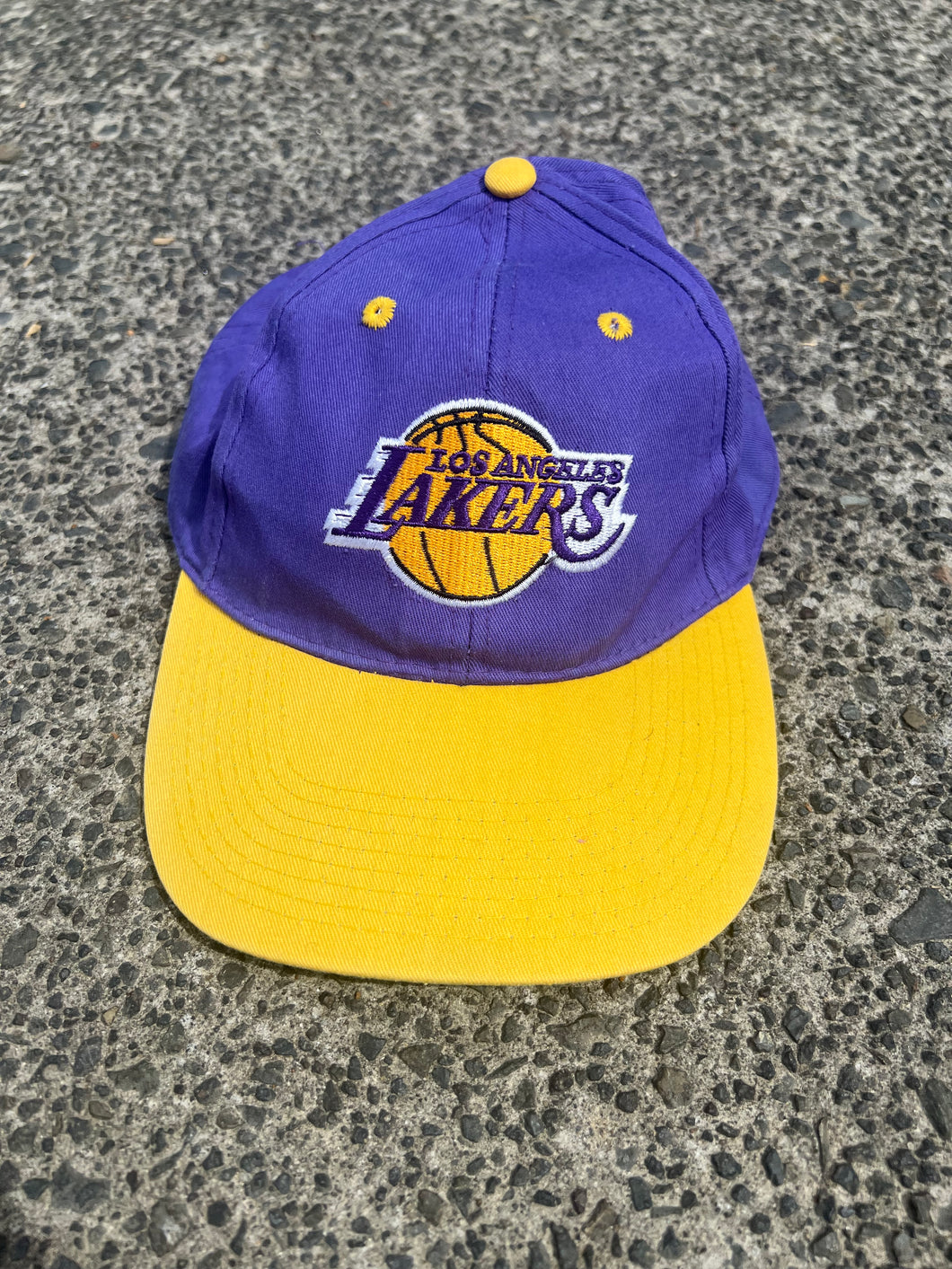 NBA - LOS ANGELES LAKERS VINTAGE HAT - ONE SIZE FITS ALL - OSFA