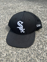 Load image into Gallery viewer, MLB - VINTAGE CHICAGO WHITE SOX SNAPBACK HAT NEW ERA - ONE SIZE FITS ALL OSFA
