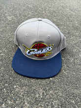 Load image into Gallery viewer, NBA - CLEVELAND CAVALIERS SNAPBACK HAT - ONE SIZE FITS ALL OSFA
