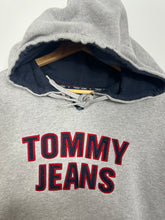 Load image into Gallery viewer, TOMMY HILFIGER EMBRODIERED HOODIE - LARGE / XL ( BOXY )

