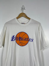 Load image into Gallery viewer, NBA - L.A LAKERS VINTAGE T-SHIRT WHITE - MENS SMALL
