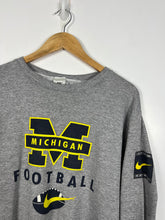 Load image into Gallery viewer, VINTAGE NIKE 90&#39;S MICHIGAN CREWNECK - YOUTH XL / MENS XS
