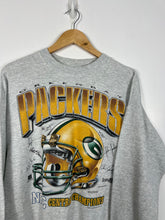Load image into Gallery viewer, NFL - GREEN BAY PACKERS HELMET GRAPHIC CREWNECK - ( BOXY MEDIUM / LARGE )
