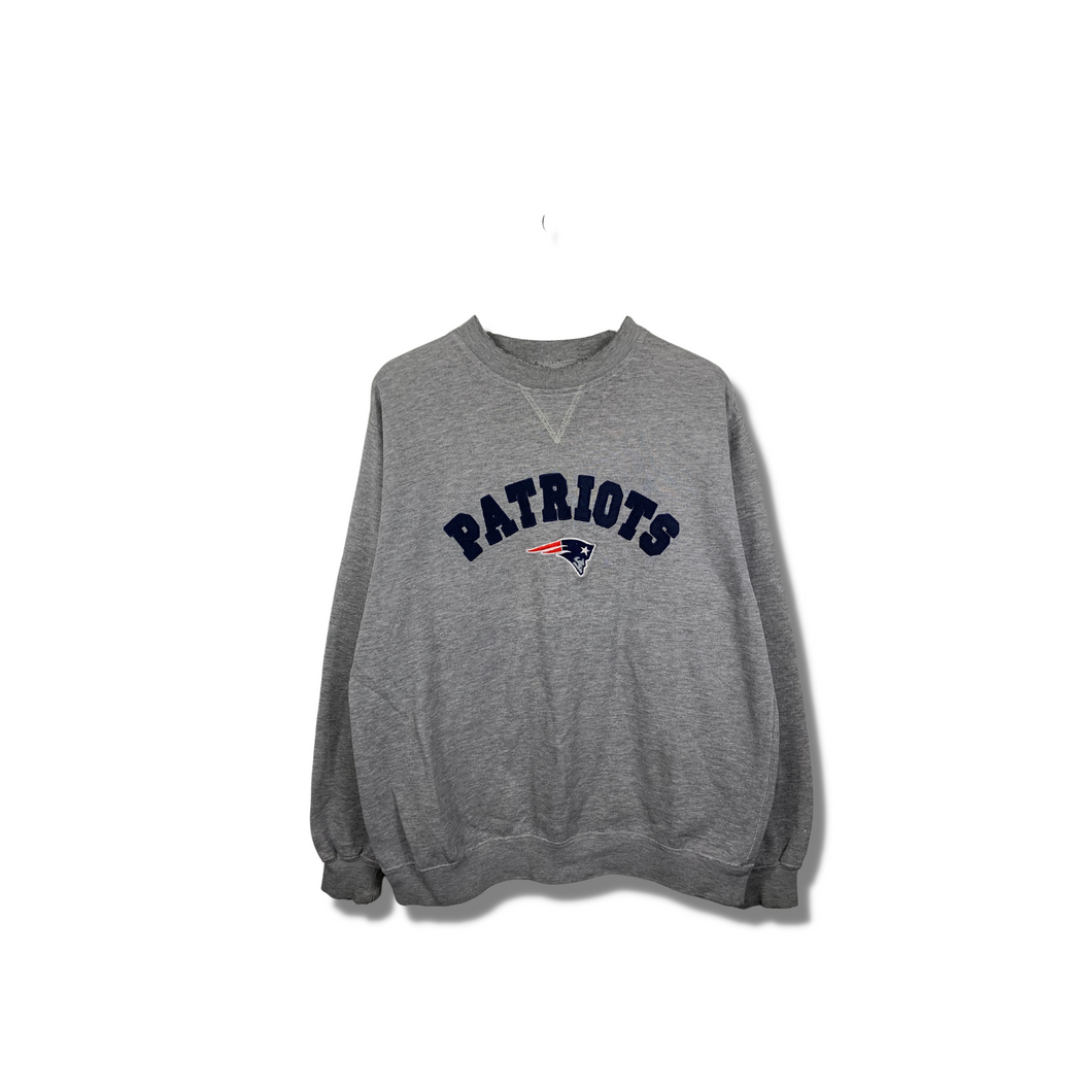 NFL - NEW ENGLAND PATRIOTS EMBROIDERED CREWNECK - LARGE OVERSIZED