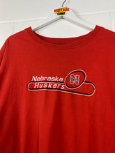 Load image into Gallery viewer, NCAA - NEBRASK HUSKERS STARTER T-SHIRT - 2XL / OVERSIZED

