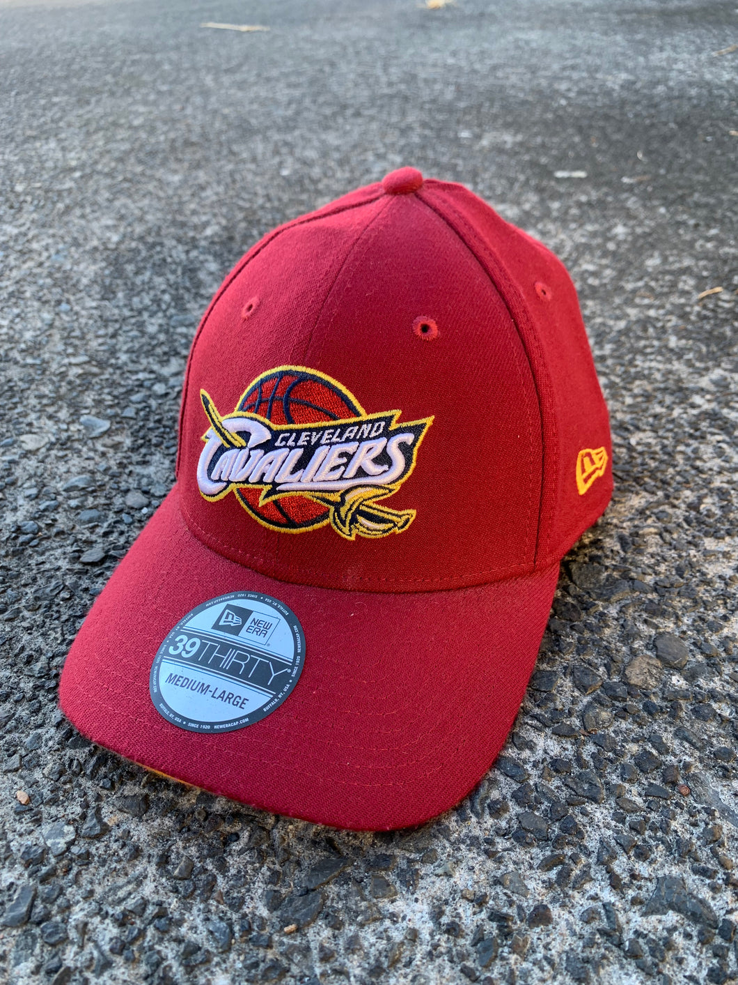 NBA - NEW AGE CLEVELAND CAVALIERS FITTED HAT  - MEDIUM / LARGE