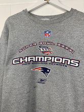 Load image into Gallery viewer, NFL - NEW ENGLAND PATRIOTS CHAMPIONSHIP CREWNECK - SMALL
