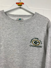 Load image into Gallery viewer, NFL - GREEN BAY PACKERS EMBROIDERED CHAMPIONSHIP CREWNECK - MEDIUM
