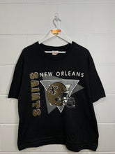 Load image into Gallery viewer, NFL - NEW ORLEANS SAINTS HELMET T-SHIRT -LARGE OVERSIZED / XL
